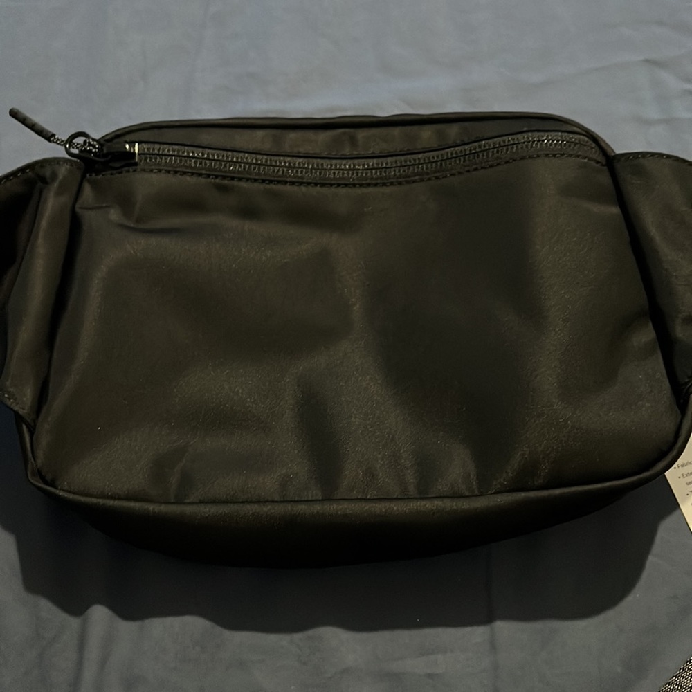 Lululemon Everywhere Belt Bag Large 2L NWT black - Picture 5 of 9